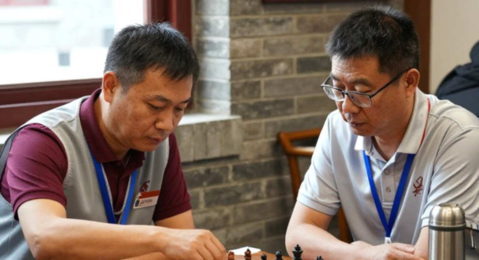 FIDE सर्वे: चार में से तीन महिला शतरंज खिलाड़ियों ने भेदभाव या उत्पीड़न की शिकायत की, पर नमूने का आकार गायब